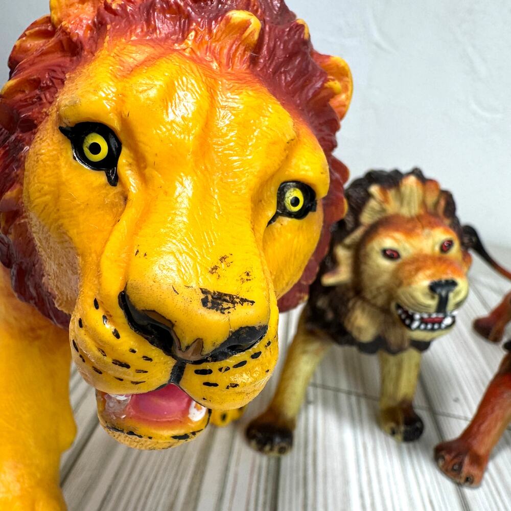 Safari Lion Toy Lot Of 4 Rubber Toysmith,‎ Toy Major Realistic Lion Figurines